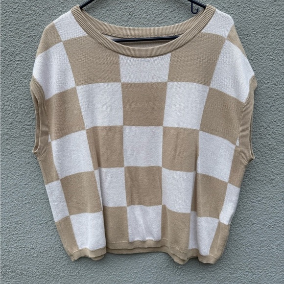 Tops - Checkered Tan and White Women's Sweater Top, Size Large